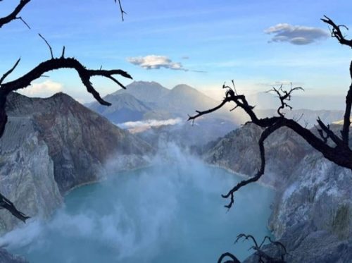 BLUE FIRE OF IJEN CRATER3