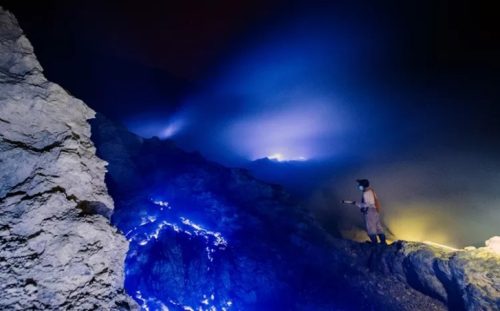 BLUE FIRE OF IJEN CRATER4